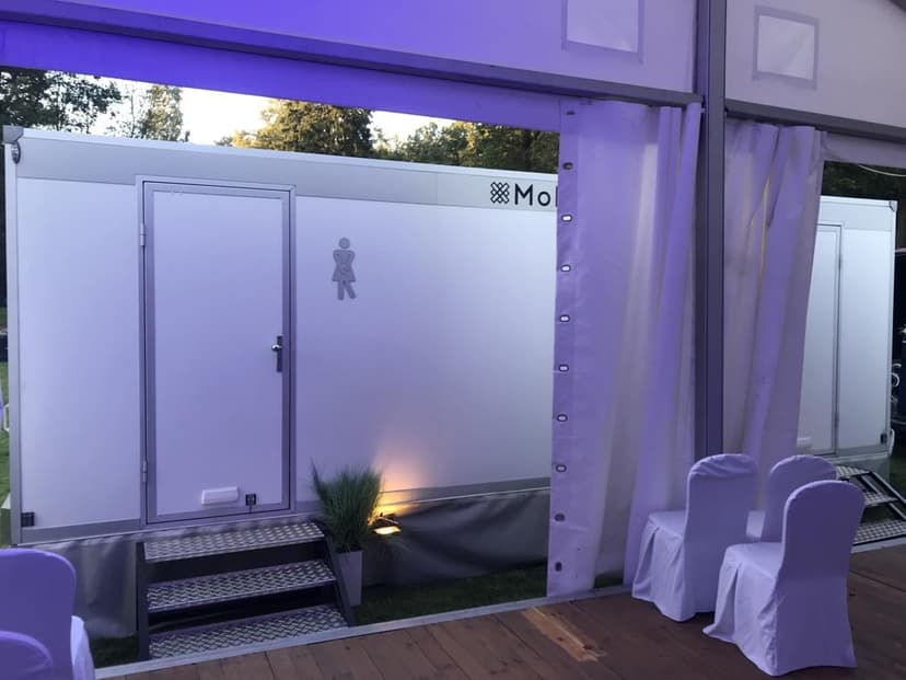 Mobile toilet rental